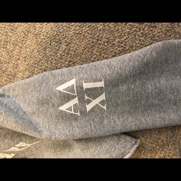 Cropped grey hoodie - Picture 3 of 4